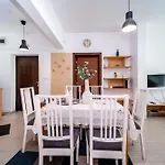 Bulrock Residance Apartment